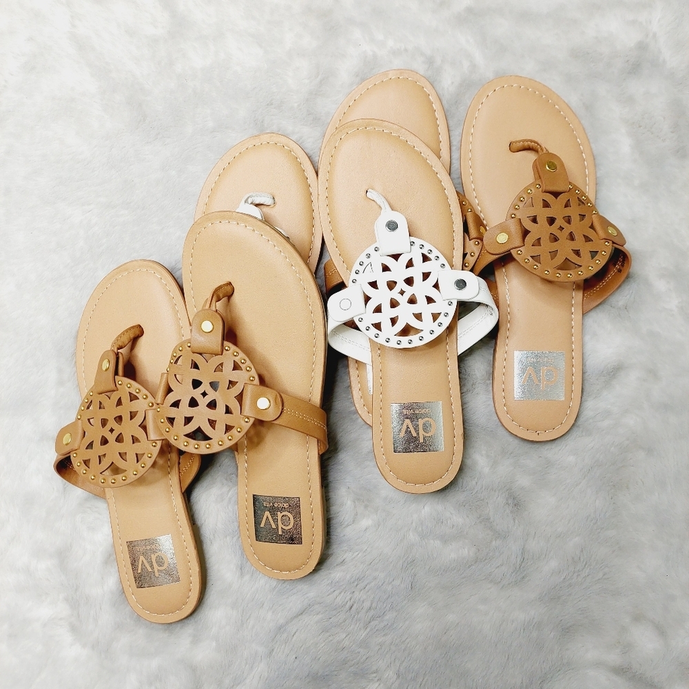 New Dolce Vita Gotie White/Brown Laser Cut Thong Sandals S30